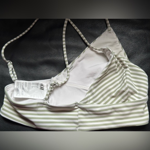 EUC H&M Gray Striped Bikini Top - Picture 7 of 9